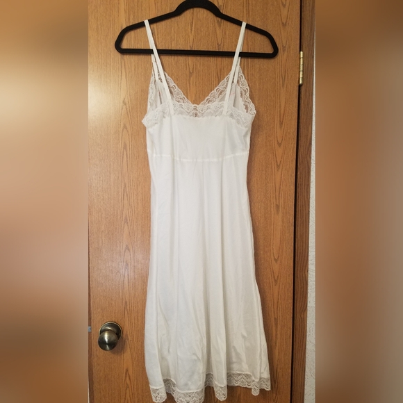 Windy Rose Vintage Slip Size 38 - Picture 2 of 3